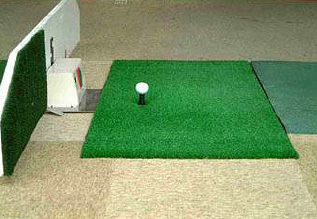 ② 自動的に指定された高さにティーアップされます。